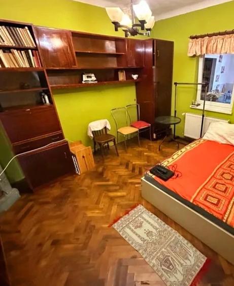 Casă cu 4 camere cu Teren 618 Mp în Semicentral