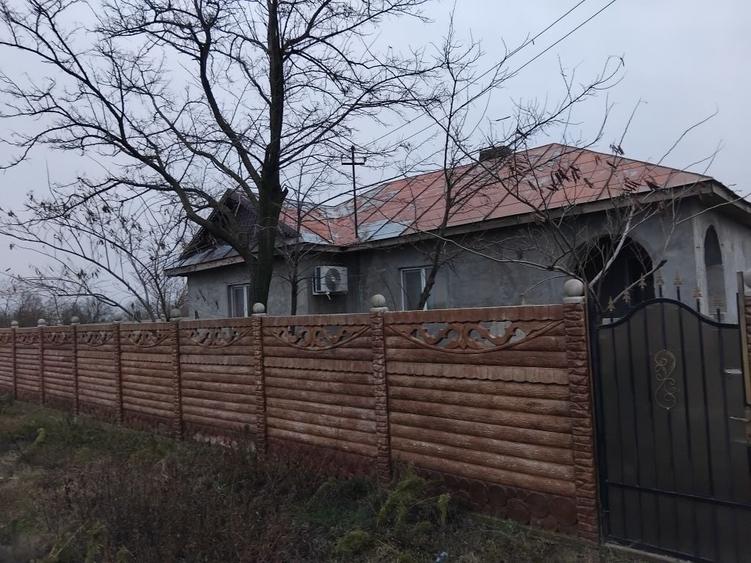 Casă cu 3 camere în Stăvărăști