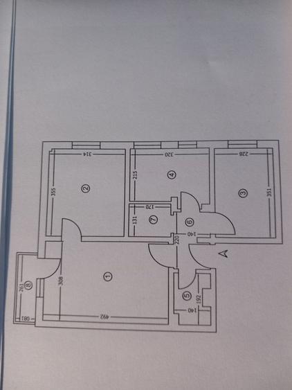 Apartament cu 3 camere semidecomandat în Gherăseni