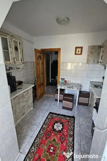 Apartament cu 3 camere decomandat în Obcini