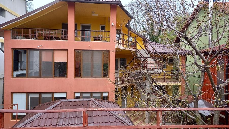 Casă cu 4 camere în Central