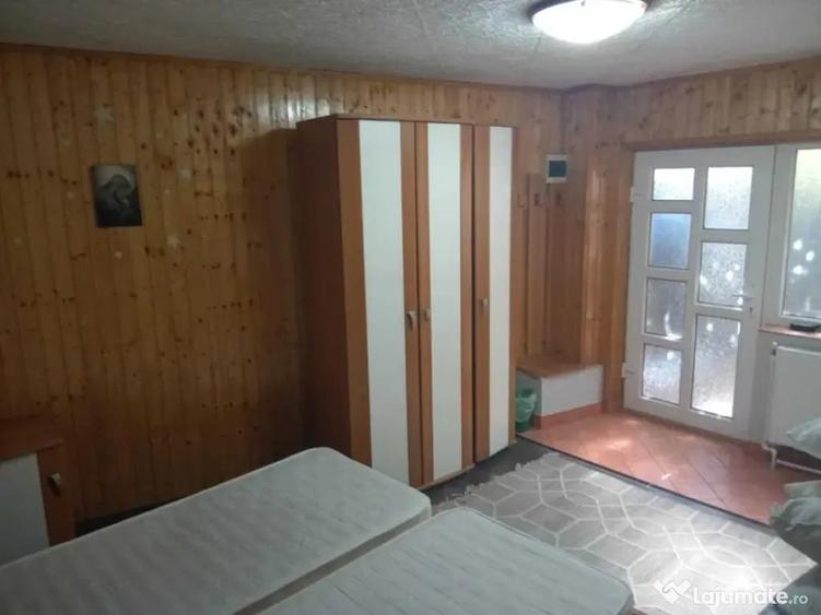 Apartament decomandat în Delfinariu