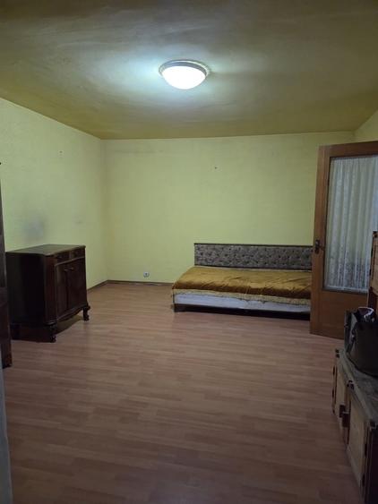 Garsonieră decomandată în Vitan