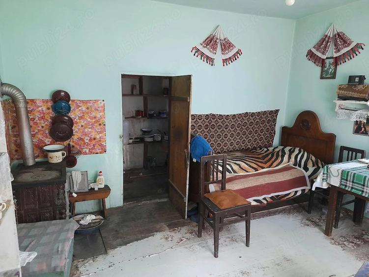 Casă cu 2 camere cu Teren 500 Mp în Vața de Sus