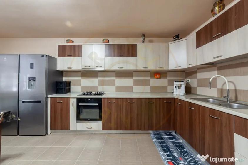 Casă cu 5 camere cu Teren 1044 Mp în Căteasca