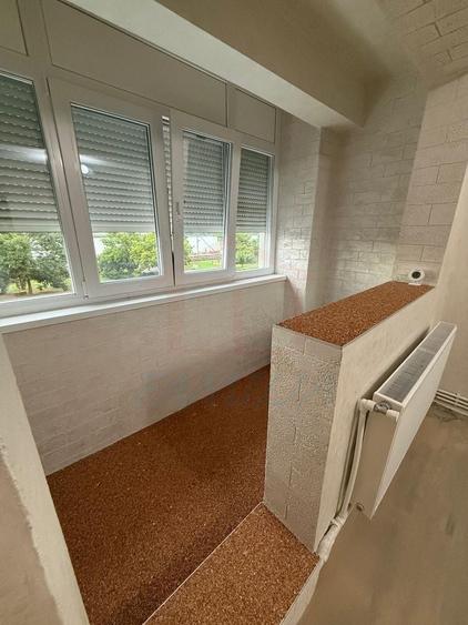 Apartament cu 3 camere decomandat în Port