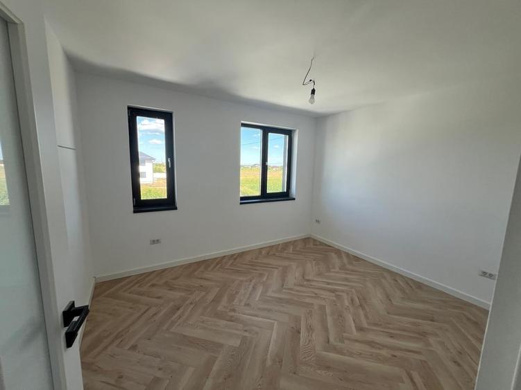 Casă cu 4 camere cu Teren 500 Mp în Ciorogârla