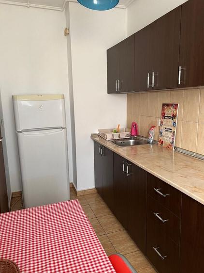 Garsonieră decomandată în Titan