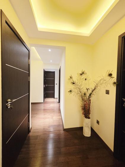 Apartament cu 3 camere decomandat în Micro 17