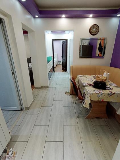 Apartament cu 2 camere decomandat în Podu Roș
