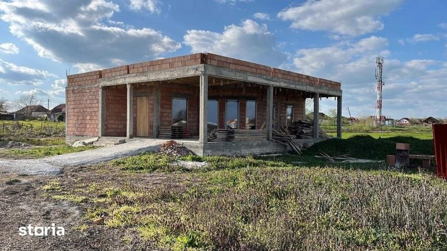 Casă cu 3 camere cu Teren 122 Mp în Dumbrava