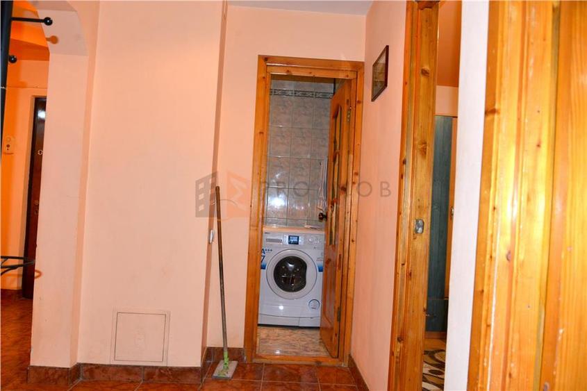 Apartament cu 3 camere decomandat, mobilat în 1 Decembrie