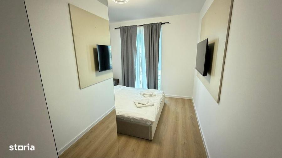 Apartament cu 3 camere decomandat în Exterior Vest
