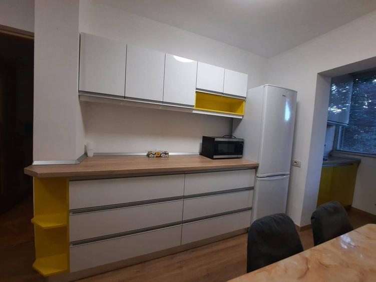 Inchiriez apartament 2 camere etaj 1 - 7