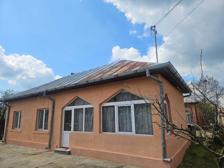 Casă cu 4 camere în Nanov