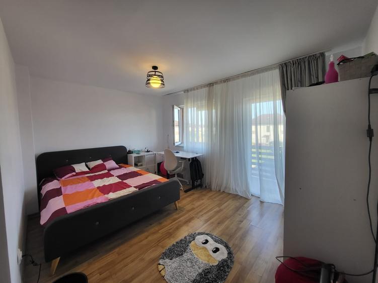 Duplex cu 5 camere cu Canalizare în Sud-Est
