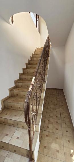 Apartament cu 4 camere decomandat în Băneasa