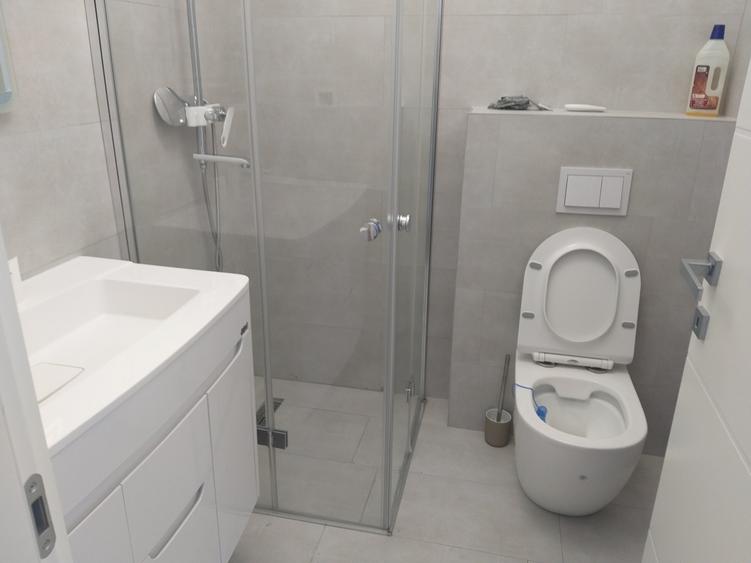 Apartament cu 3 camere decomandat în Băneasa
