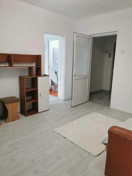 Apartament cu 2 camere semidecomandat în Alexandru cel Bun