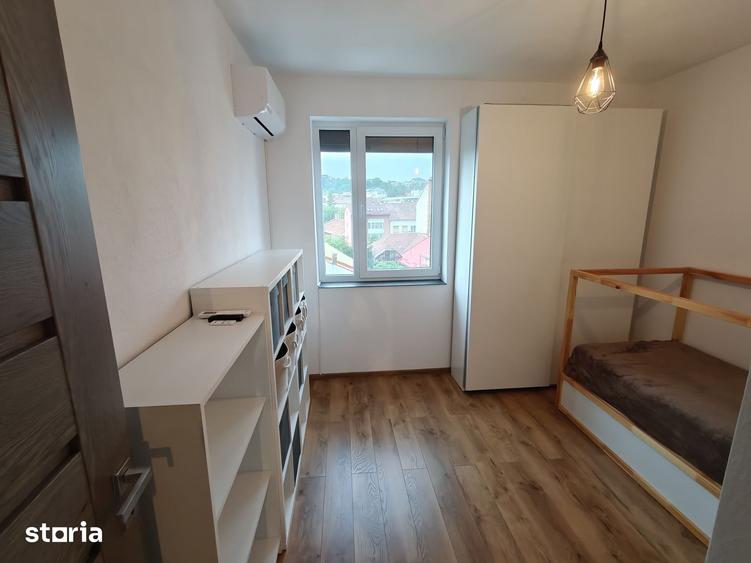Apartament cu 3 camere decomandat în Central