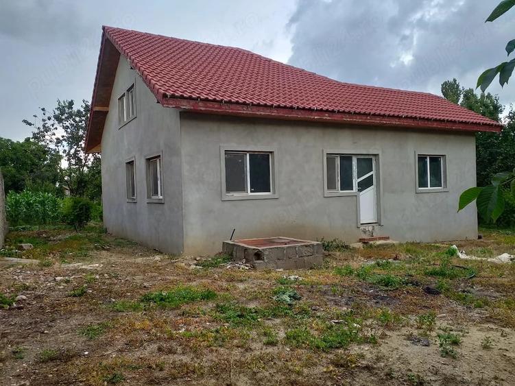 Casă cu Teren 1000 Mp în Mătești