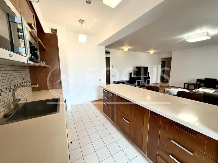 Apartament cu 3 camere semidecomandat, mobilat în Ștefan cel Mare