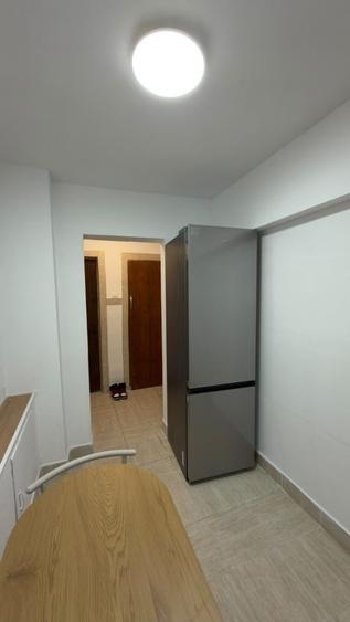 Apartament cu 2 camere semidecomandat în Berceni