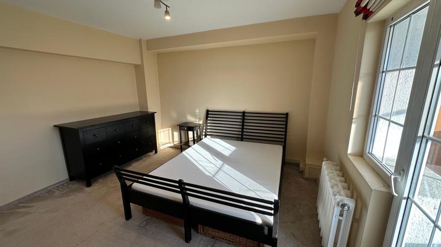 Apartament cu 3 camere semidecomandat în Mărăști
