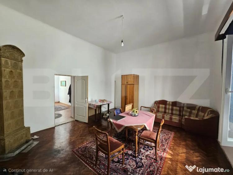 Casă cu 6 camere cu Teren 1000 Mp în Central