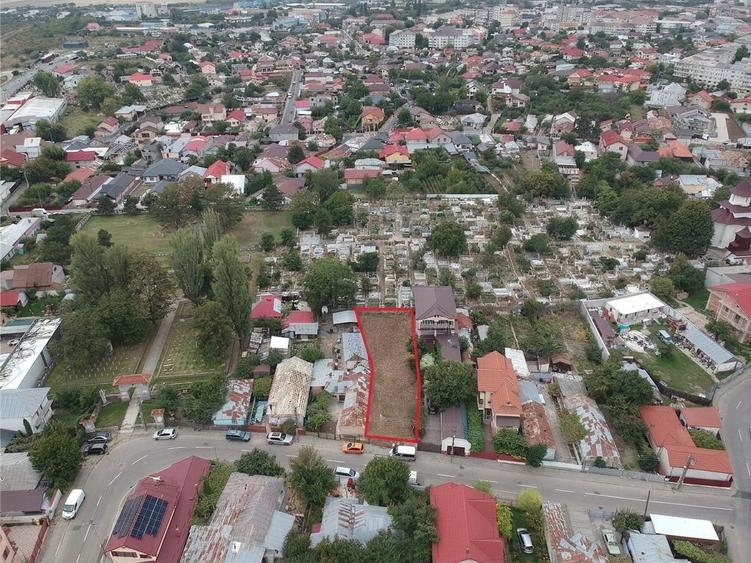 Teren Construcții intravilan de 455 mp, în Est