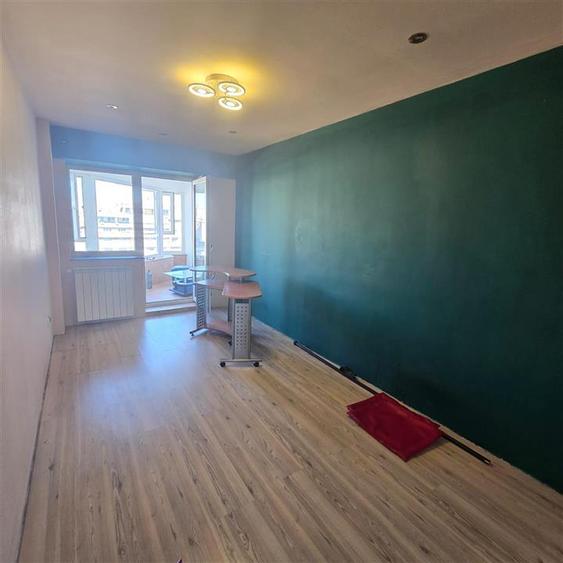 Apartament cu 3 camere decomandat în Alexandru cel Bun