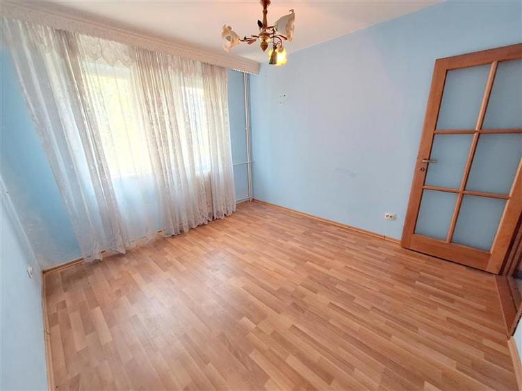 Apartament 2 semidecomandate, etaj 3 din 4, zona Miron Costin - 5