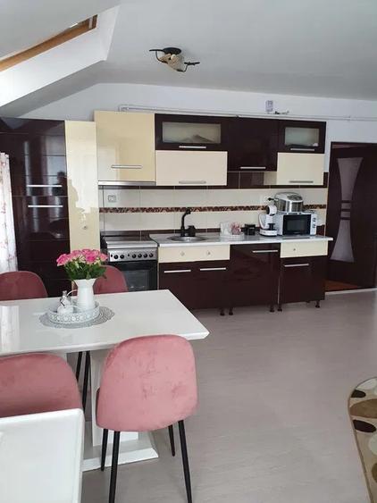 Apartament cu 2 camere semidecomandat, mobilat în Florești — fotografia 1
