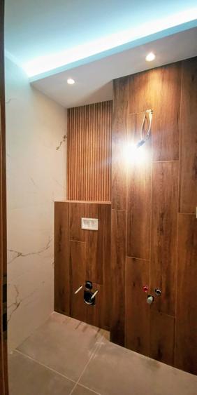 Apartament cu 3 camere decomandat în Complex Studențesc