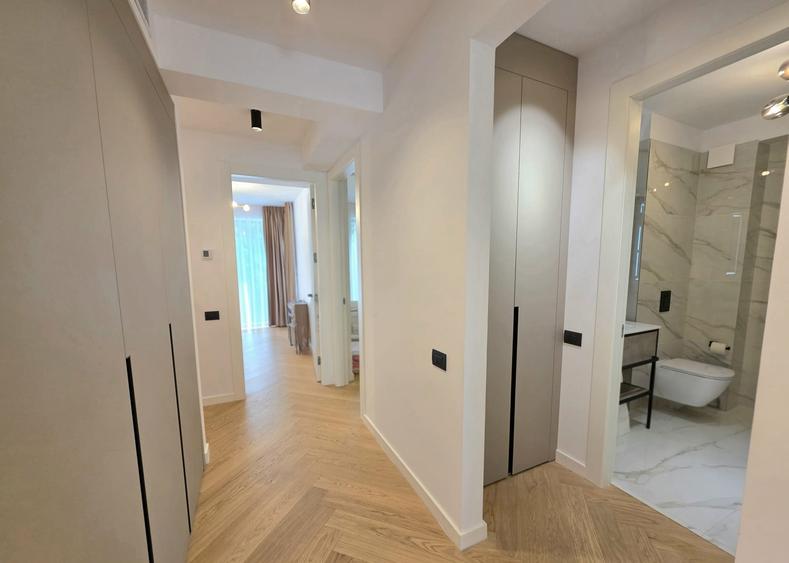 Casă cu 5 camere cu Garaj în Pipera