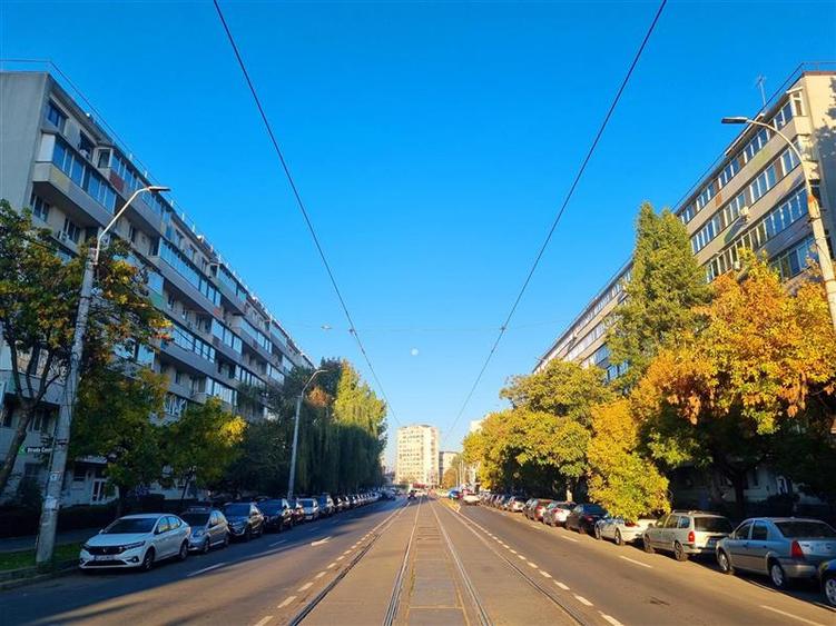 Apartament cu 2 camere semidecomandat în 1 Mai