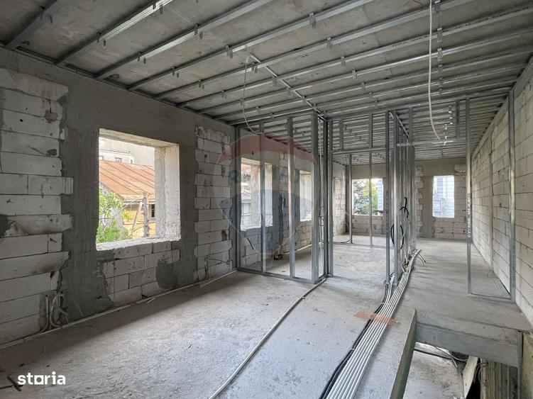 Casă cu 4 camere în Dorobanți