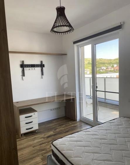 Apartament cu 3 camere semidecomandat, mobilat în Gheorgheni