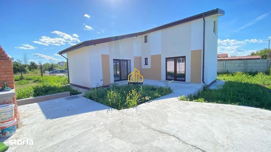 Casă cu 4 camere în Domnești