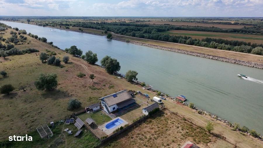 Casă cu 4 camere cu Piscina în Maliuc