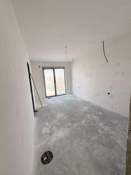 Casă cu 4 camere în Dumbrăvița