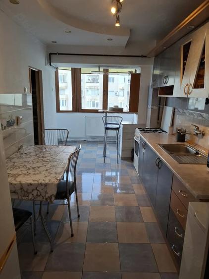 Apartament cu 2 camere decomandat în Intim