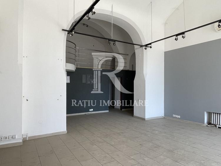 Spațiu comercial, de 59.400001525879 mp, în Central