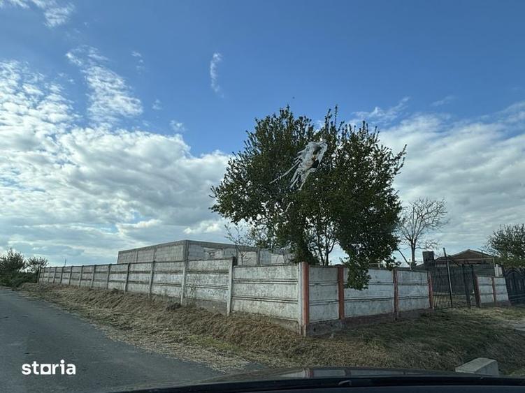 Teren de 2228 mp, în Siliștea