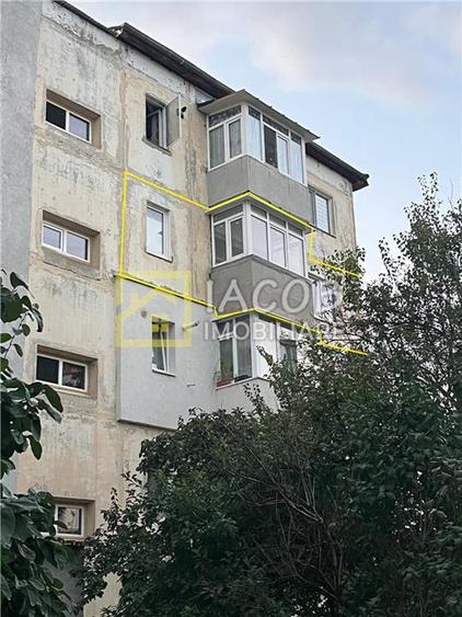 Apartament cu 2 camere semidecomandat în Mioriței