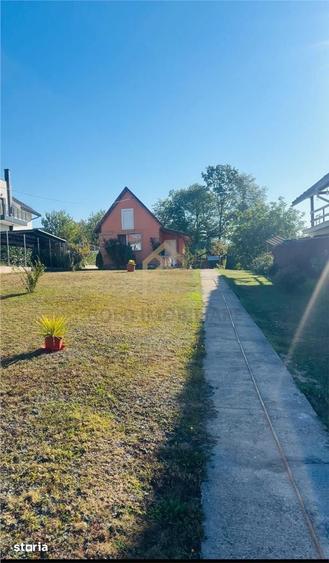 Casa de vanzare cu 13 Ar de teren Miron Costin - 1