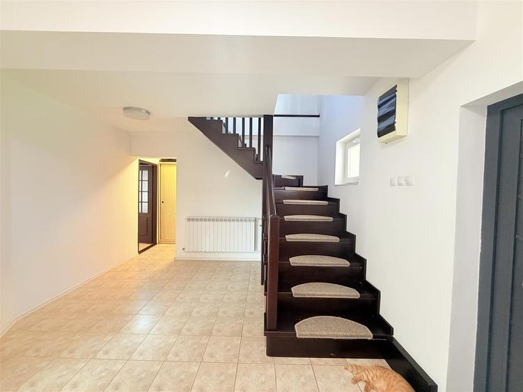 Casă cu 4 camere decomandat cu Teren 1670 Mp în Bârnova
