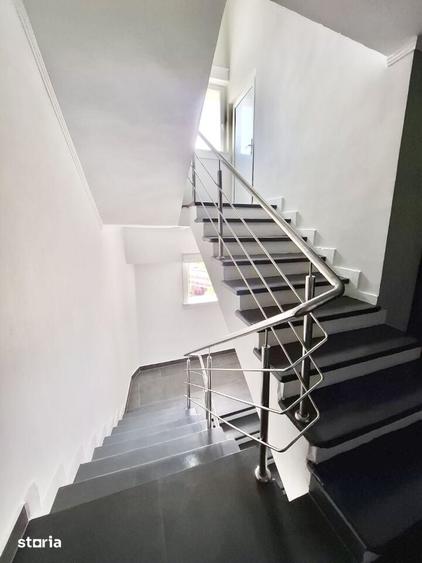 Apartament cu 4 camere semidecomandat, mobilat în Tei
