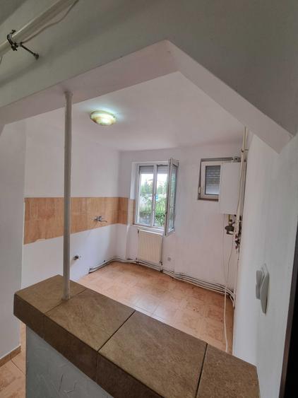 Apartament cu 2 camere decomandat în Botizului