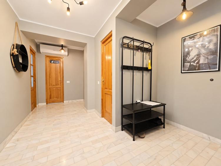 Apartament cu 2 camere decomandat în Mazepa 1